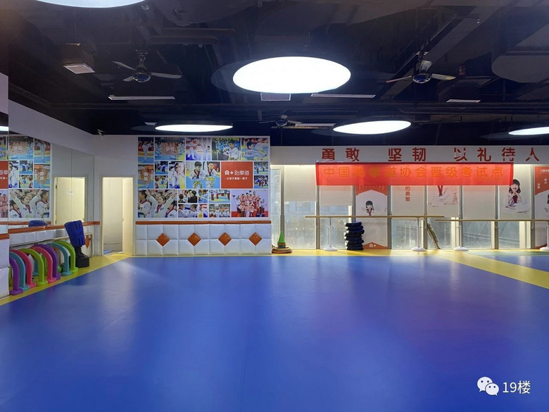 插班生的苦惱竟是跳繩?網(wǎng)友:跳得厲害的都報班了!1小時要40