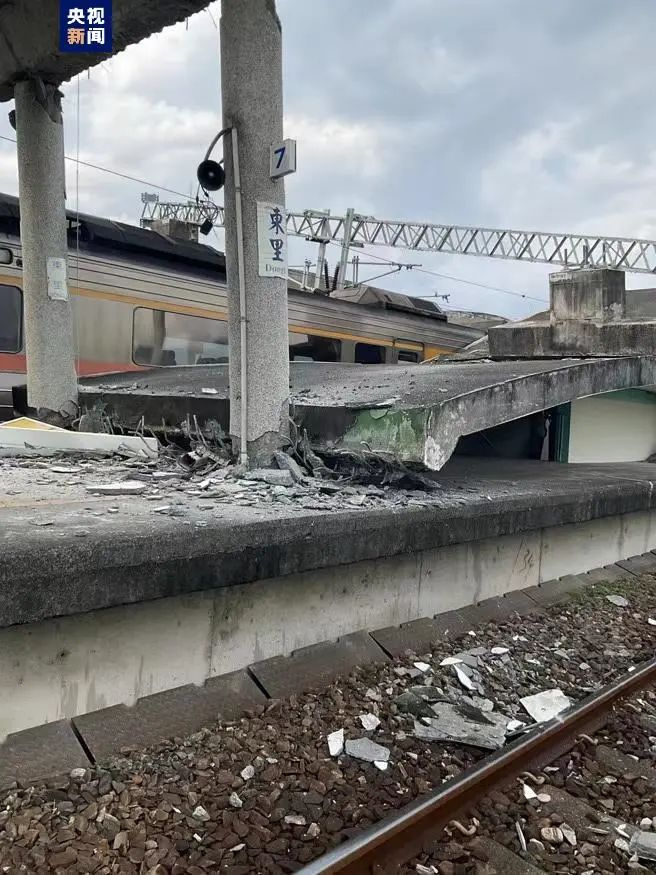 地震桥梁断裂图片图片