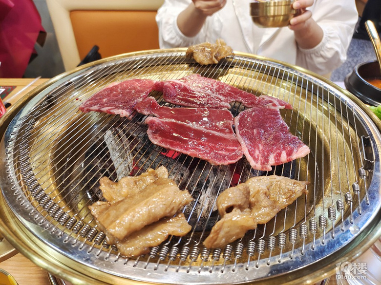 探店「聞老頭·菊花炭烤肉(文一路店)」
