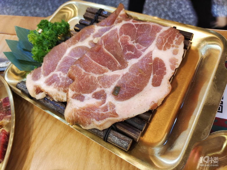 探店「聞老頭·菊花炭烤肉(文一路店)」