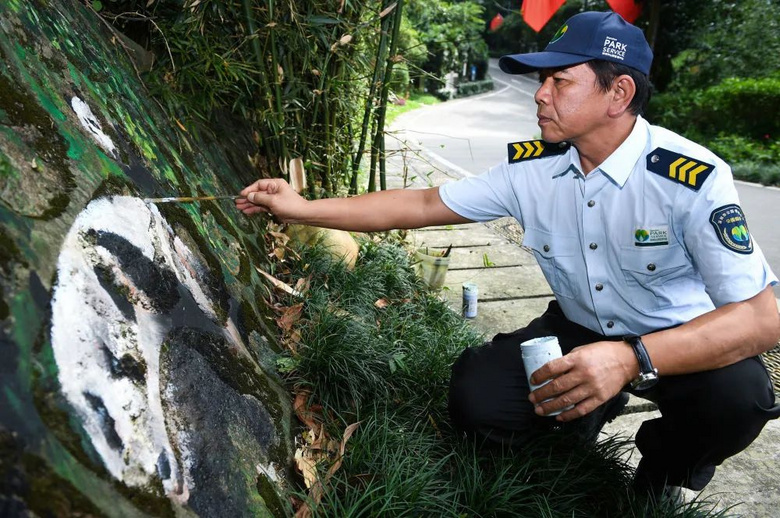 “神仙保安”！52岁的他火了