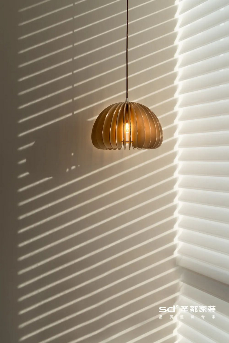 155㎡干净到极致的原木极简风,这才是宝藏