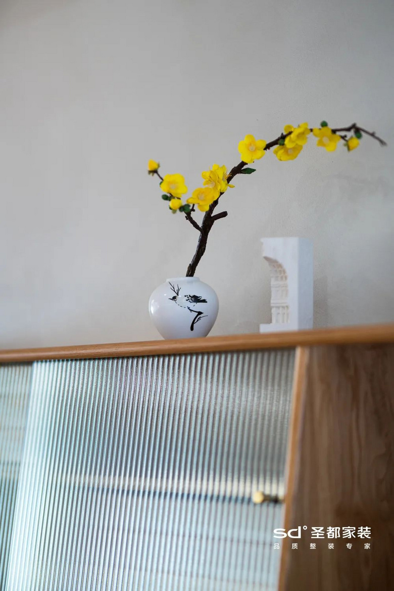 155㎡干净到极致的原木极简风,这才是宝藏