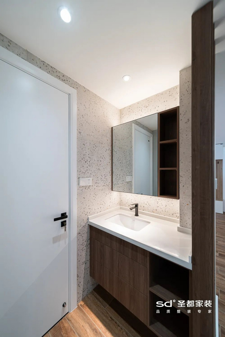 155㎡干净到极致的原木极简风,这才是宝藏