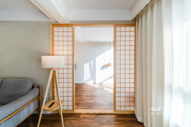 155㎡干净到极致的原木极简风,这才是宝藏