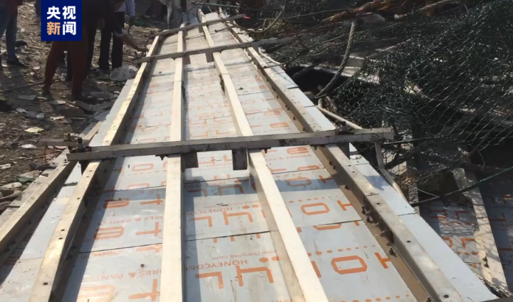印度桥梁坍塌事故已造成141人死亡！事发时桥梁超载三倍