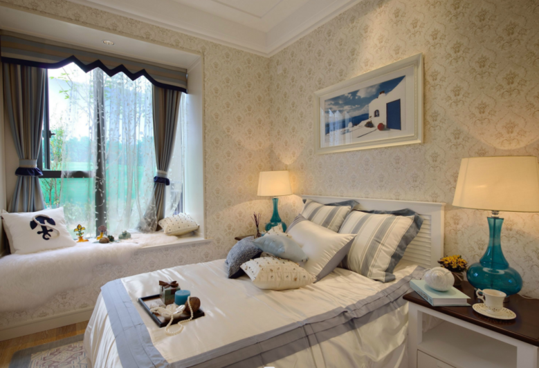 �Ҿ�װ�ޣ�ɫ������Щ������