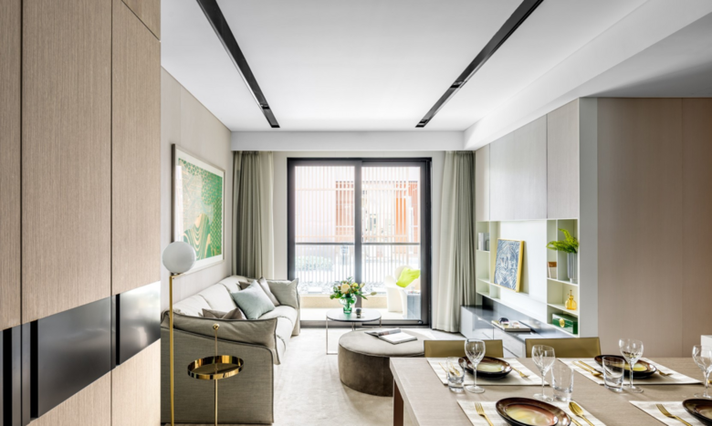 �Ҿ�װ�ޣ�ɫ������Щ������