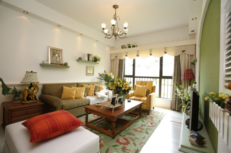 �Ҿ�װ�ޣ�ɫ������Щ������