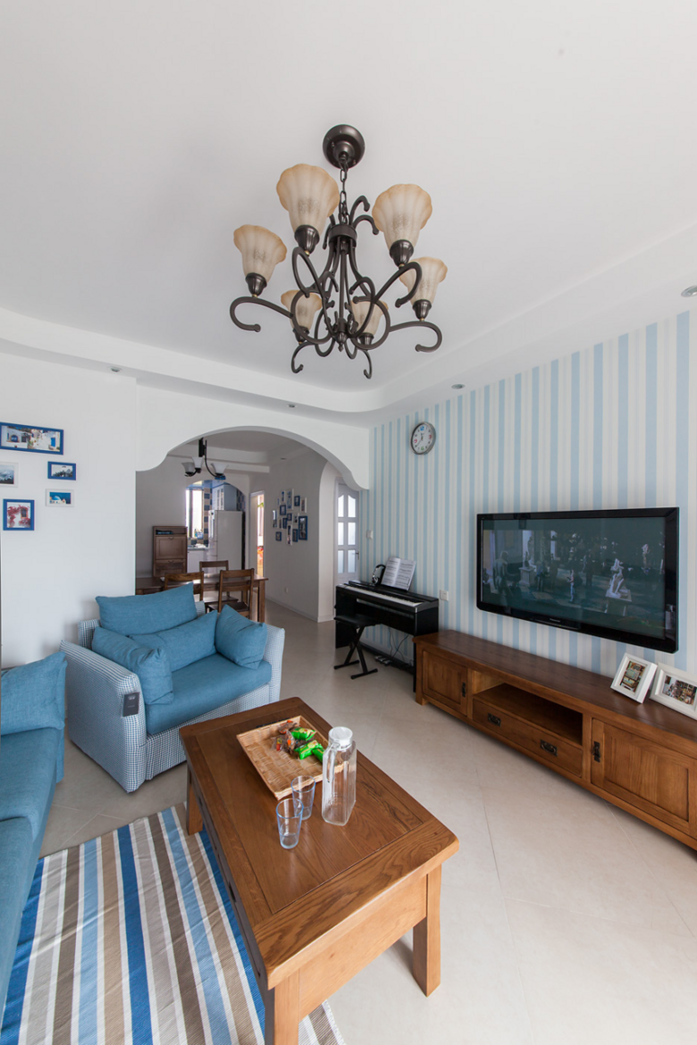 �Ҿ�װ�ޣ�ɫ������Щ������