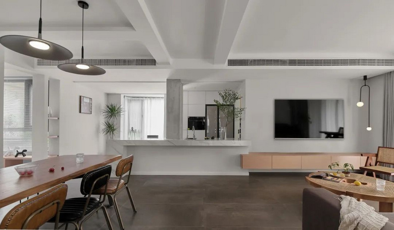 ���ӱ���ǽ����������ƣ�˲�������������Σ�