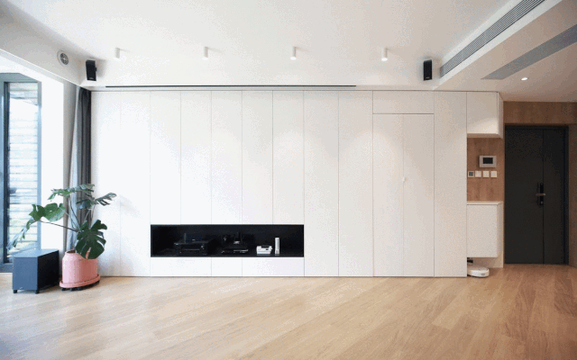 ���ӱ���ǽ����������ƣ�˲�������������Σ�