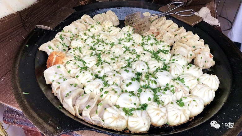 都说这条巷子是“杭州人的食堂”,从头吃到尾