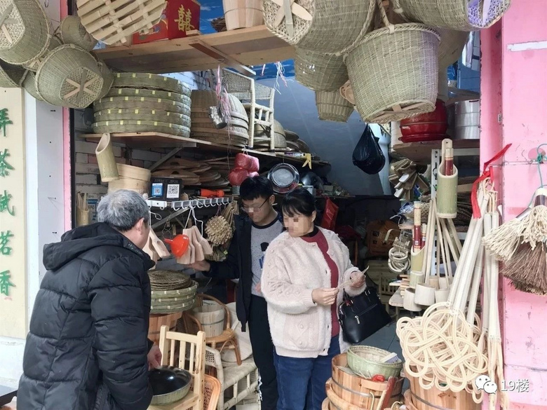 都说这条巷子是“杭州人的食堂”,从头吃到尾
