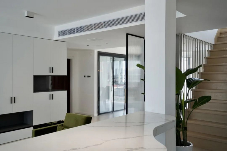 װ�޸ɻ���10��װ�޹������ܽ����30��װ�޾��飬����װ�޲����