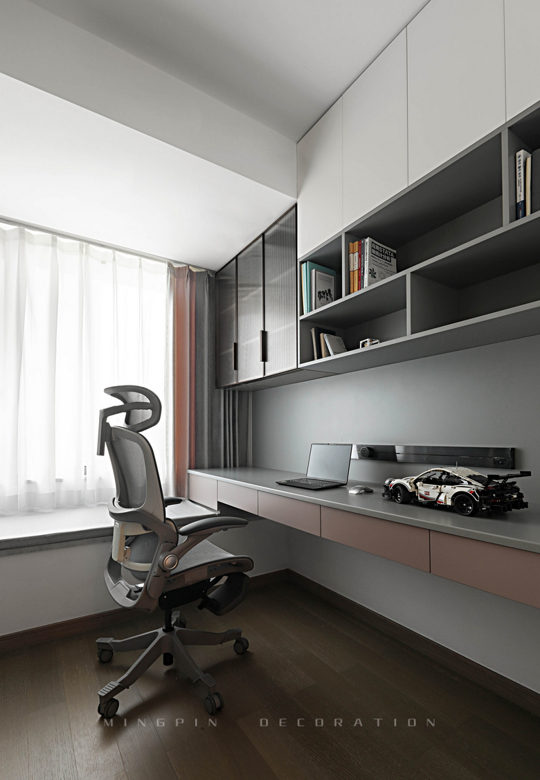 125�O���磬����ɫ����ɳ��������װ��һ���٤��