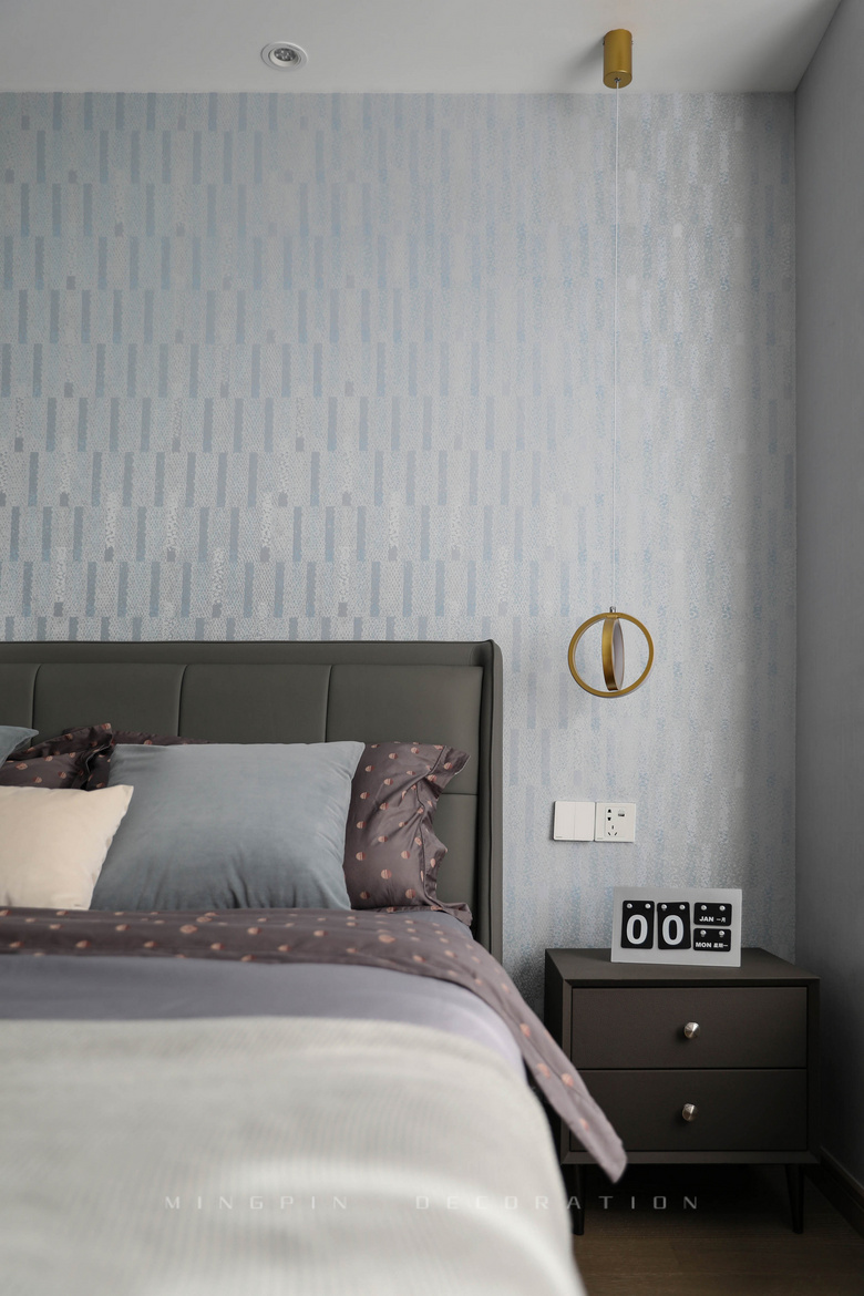 125�O���磬����ɫ����ɳ��������װ��һ���٤��