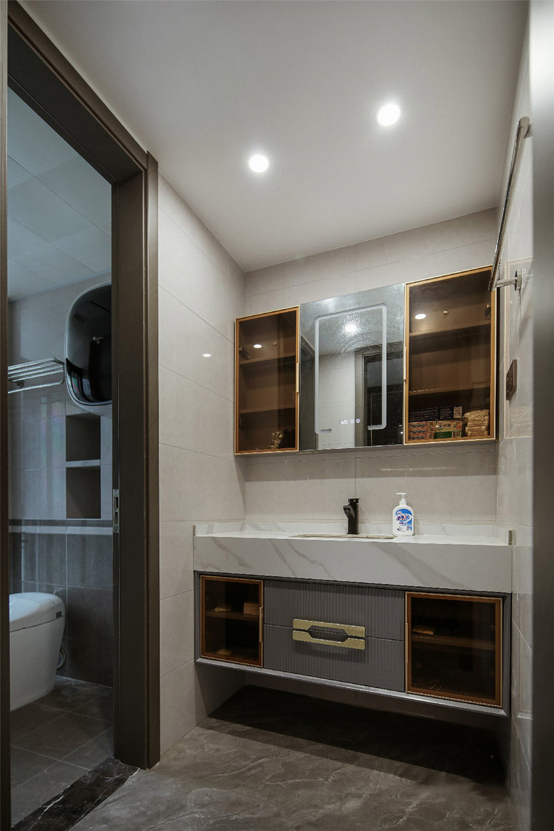 89�O�����լ��������ñ�䡢��̨���Ŵ�ռ�ס��120�O���ʸУ�