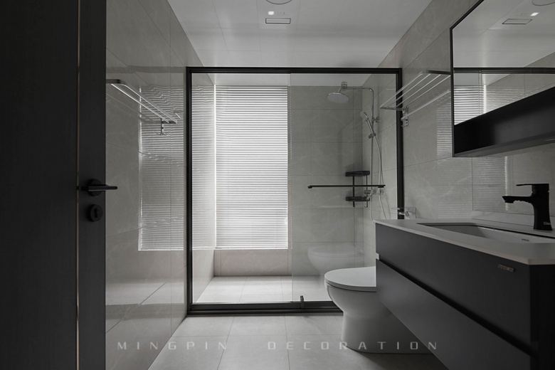 145�O����ʽ��ƣ����ò�˵����ľ���մ���Զ�����ʱ