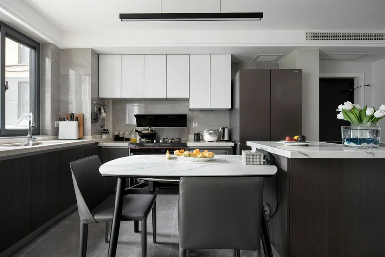 ����10��ʵ����ƣ�ʵ�ָ������Ҿ����