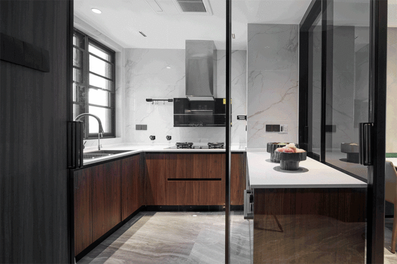 114�O ���ص�ɫ��+�Ϳ��Ĳ��ʣ����츻�й����ԵĿռ䡣