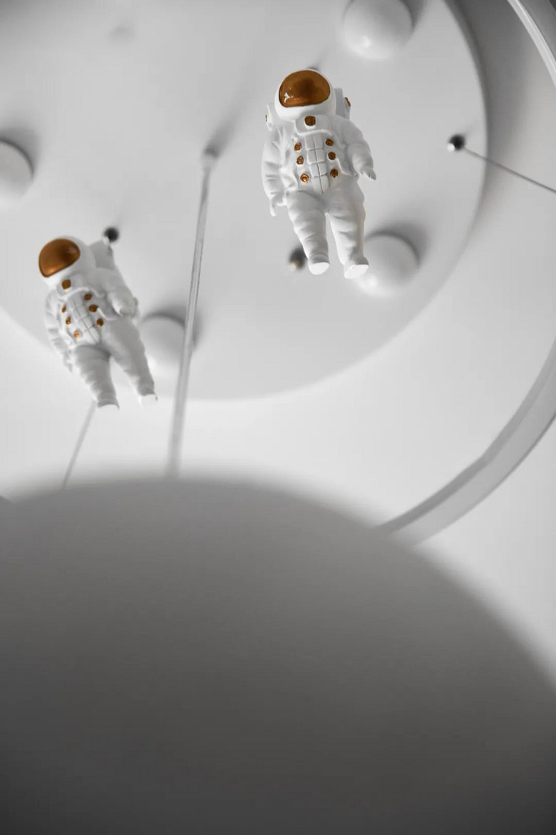 114�O ���ص�ɫ��+�Ϳ��Ĳ��ʣ����츻�й����ԵĿռ䡣