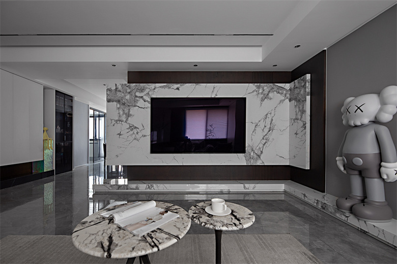 138�O�ڰ׻ң���������ִ��磬�ռ��Դ�һ��