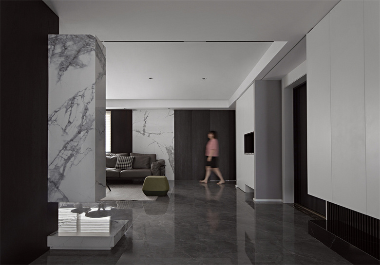 138�O�ڰ׻ң���������ִ��磬�ռ��Դ�һ��