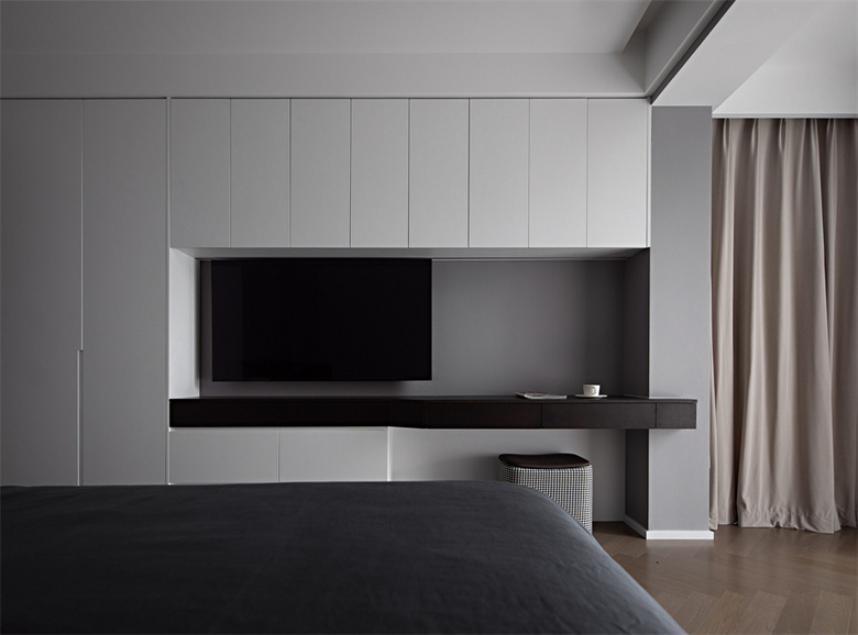 138�O�ڰ׻ң���������ִ��磬�ռ��Դ�һ��