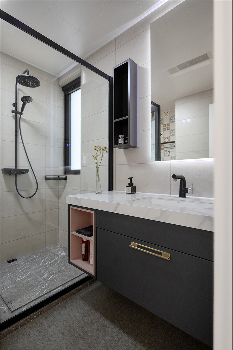 131�Oԭľ�磬������ҵ�Ī����ɫ����˵�ǽ̿���ʽģ���˰�