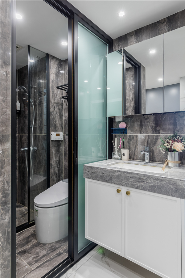 65�OС���ӣ��Ͳ���С������������ӵ�ɫ����Ķ������