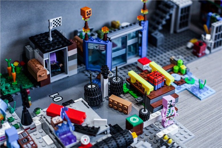 65�OС���ӣ��Ͳ���С������������ӵ�ɫ����Ķ������