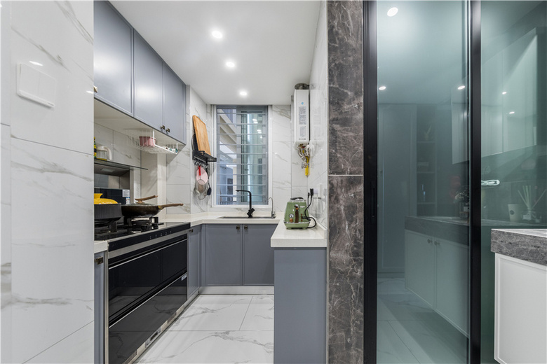 65�OС���ӣ��Ͳ���С������������ӵ�ɫ����Ķ������