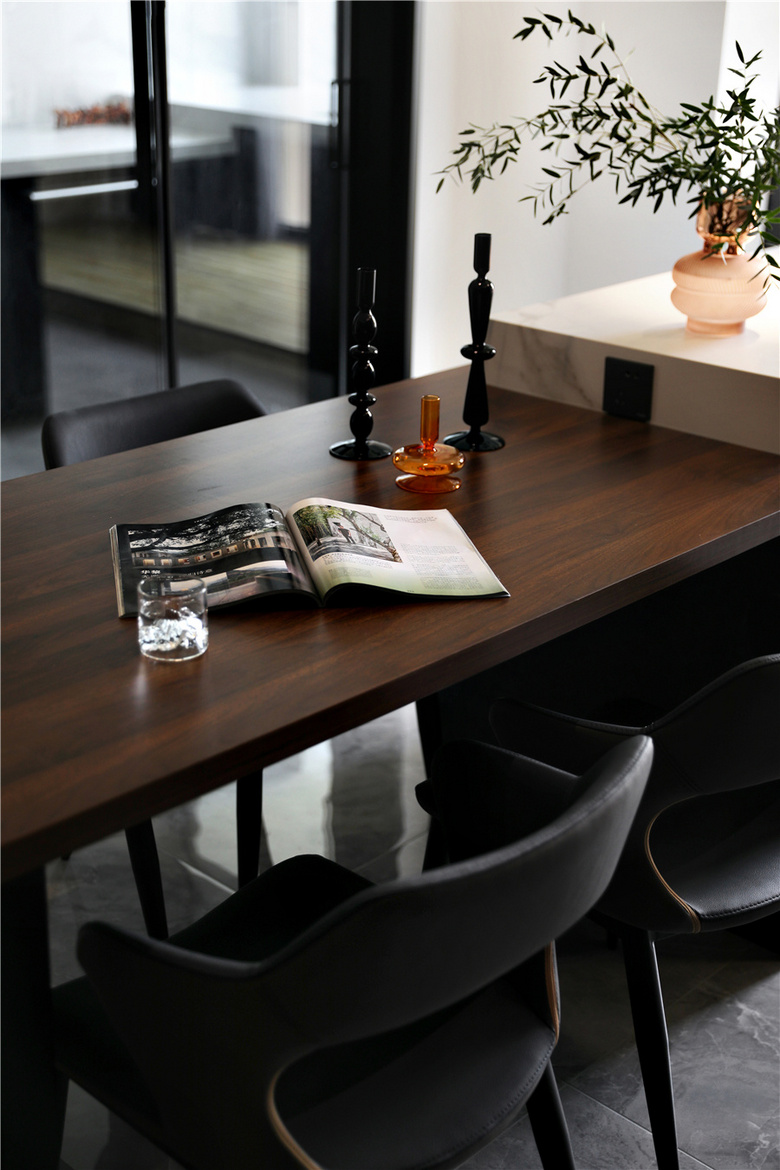 150�O�ļ����Ȼ������Ьǽ���ְ�ǽ����ֱ��������