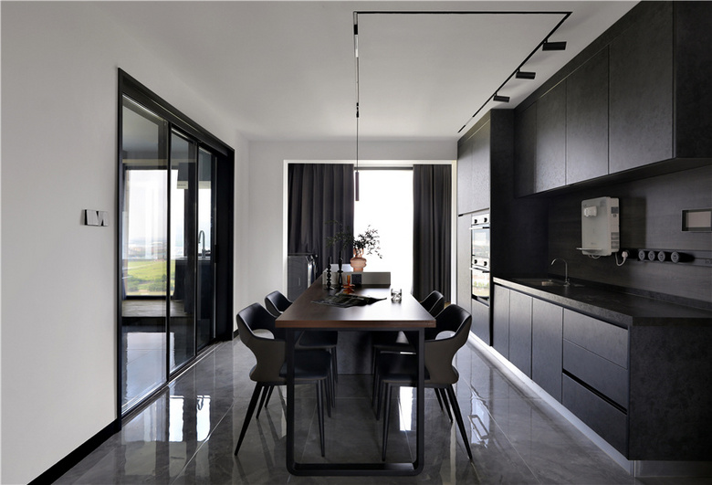 150�O�ļ����Ȼ������Ьǽ���ְ�ǽ����ֱ��������