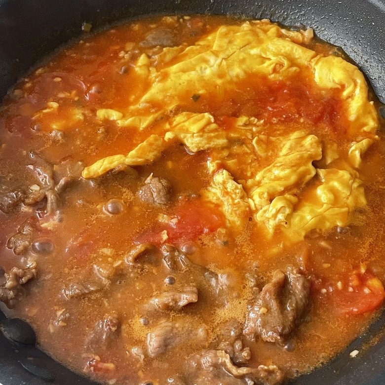 酸甜濃郁,牛肉嫩滑~超開胃的番茄滑蛋牛肉飯