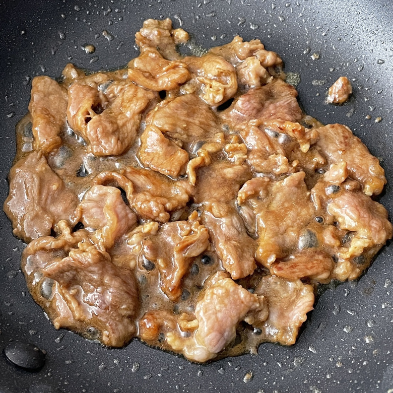 酸甜濃郁,牛肉嫩滑~超開胃的番茄滑蛋牛肉飯
