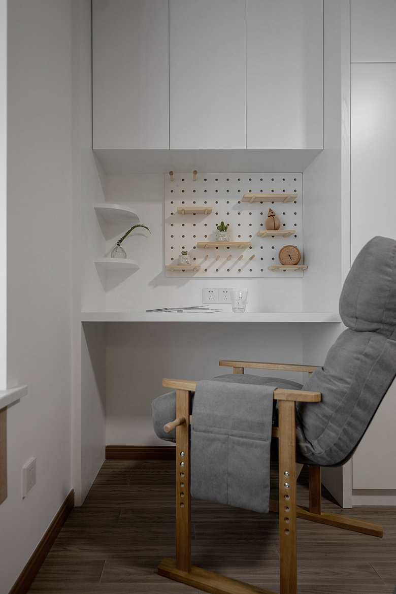 140����̨�ⴰ�������й����л�����ֱ�ǰ����������ʵ