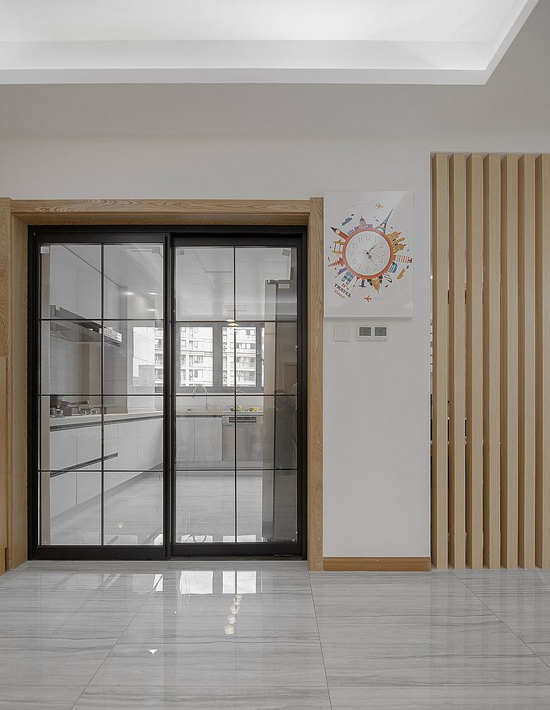 140����̨�ⴰ�������й����л�����ֱ�ǰ����������ʵ