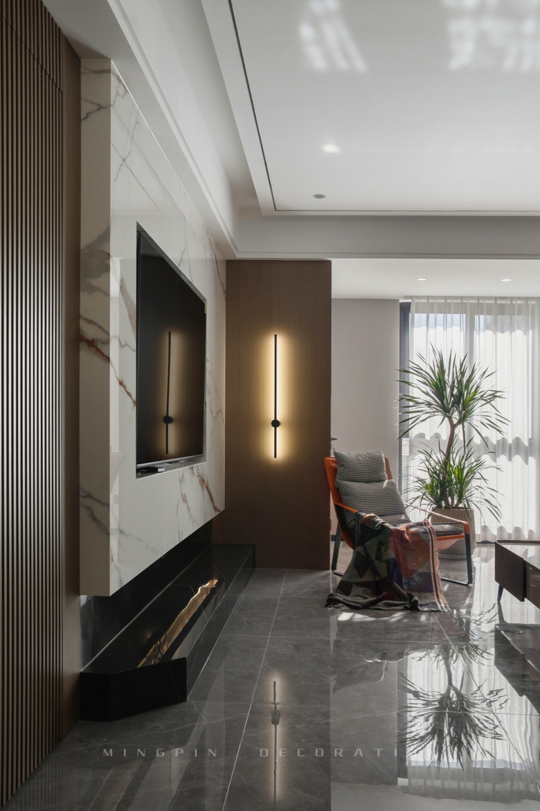 һ����һ��ȣ��洦�ɼ��Ĵ���ռ䣬��164�O���ִ���ռ����