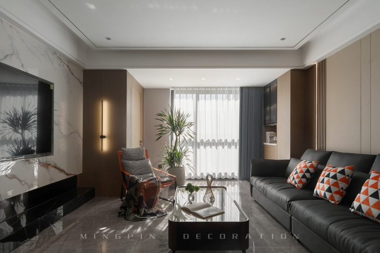 һ����һ��ȣ��洦�ɼ��Ĵ���ռ䣬��164�O���ִ���ռ����