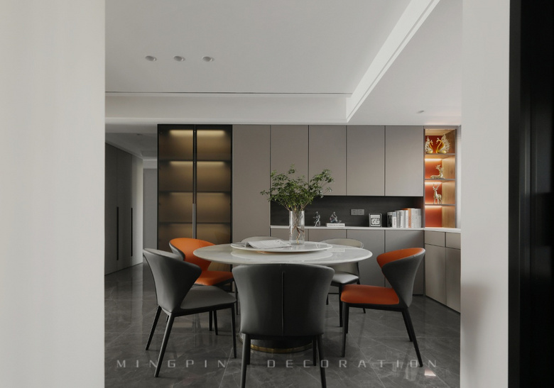 һ����һ��ȣ��洦�ɼ��Ĵ���ռ䣬��164�O���ִ���ռ����