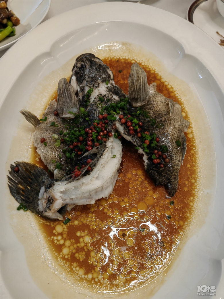 西湖里吃个饭！
