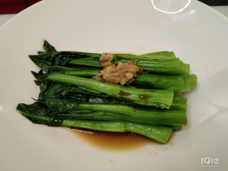 西湖里吃个饭！