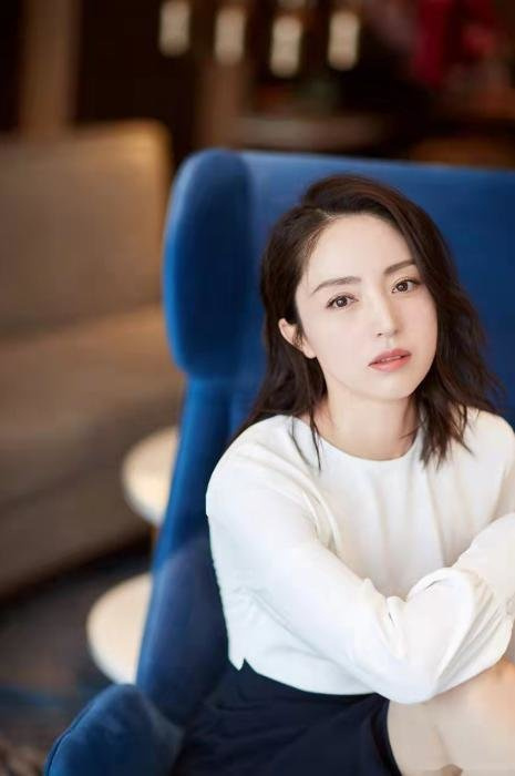 吃老本、痴迷整容、在线讨工作，这些过气的女星，怎么沦落于此？