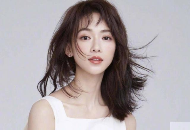 吃老本、痴迷整容、在线讨工作，这些过气的女星，怎么沦落于此？