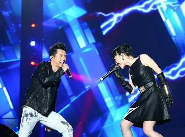 吃老本、痴迷整容、在线讨工作，这些过气的女星，怎么沦落于此？