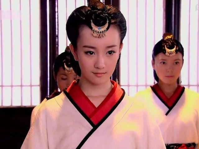 吃老本、痴迷整容、在线讨工作，这些过气的女星，怎么沦落于此？