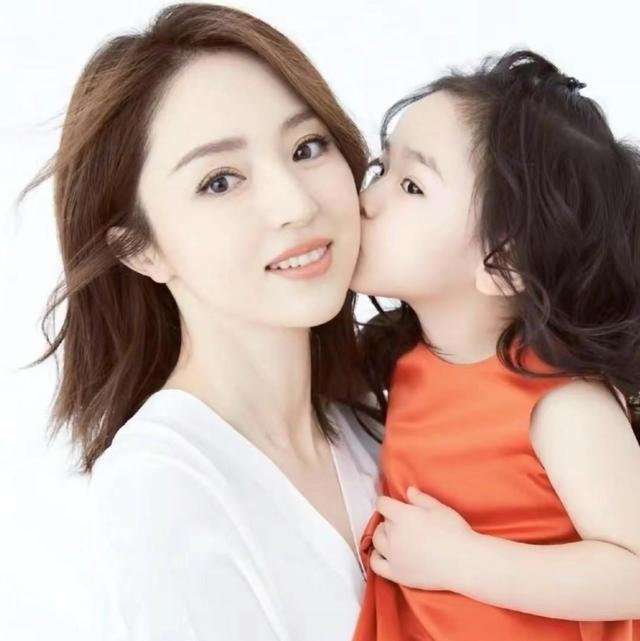 吃老本、痴迷整容、在线讨工作，这些过气的女星，怎么沦落于此？