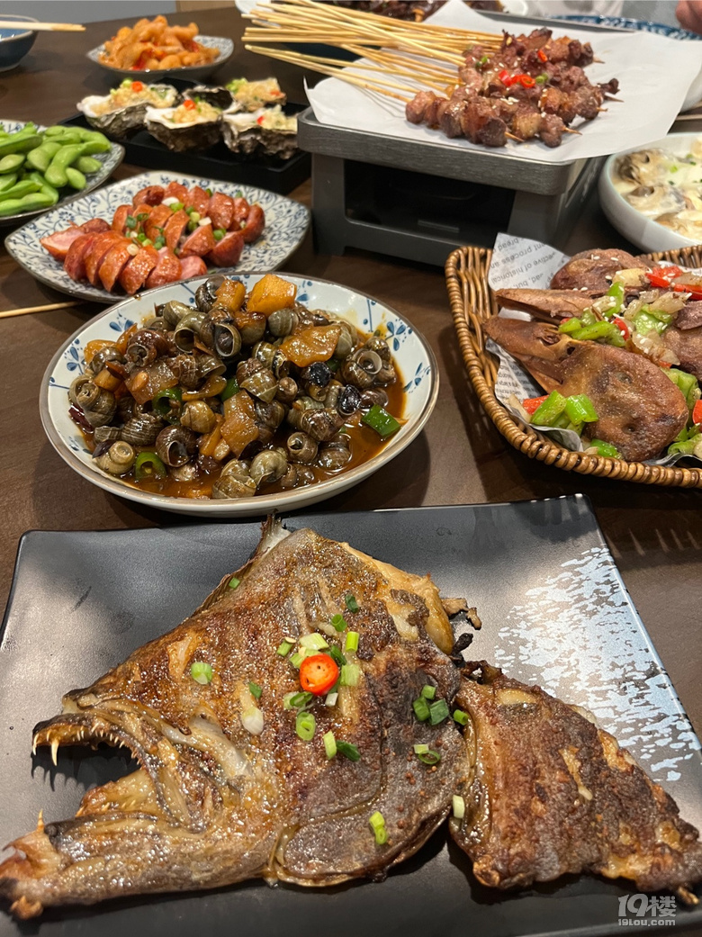 常秀街新开的深夜烧烤！！！我先冲了！！